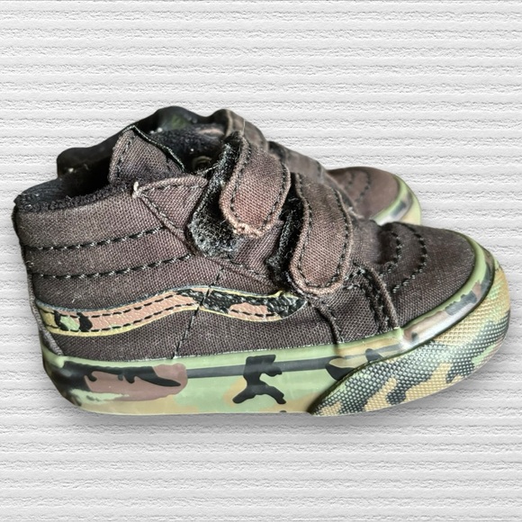 Vans Sk8 Mid Reissue V Skate Shoes Black / Camo - Picture 2 of 9